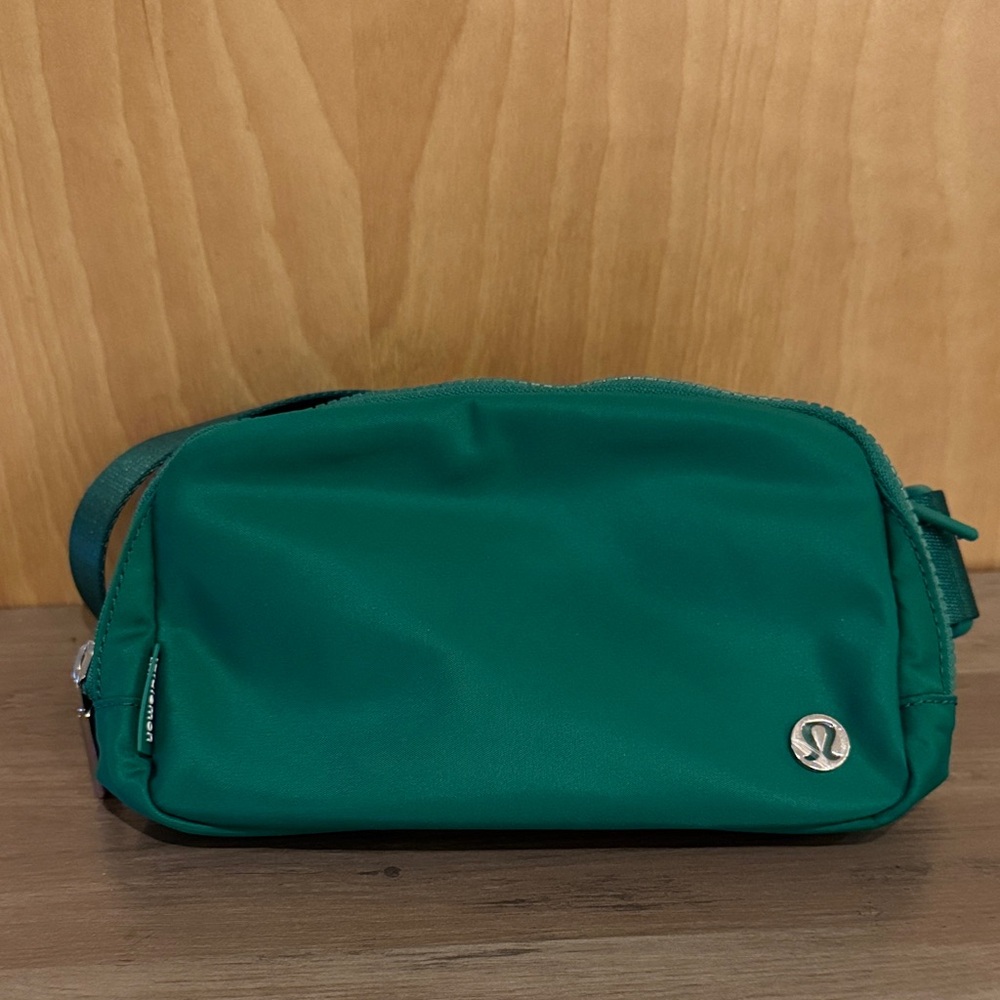 lululemon athletica Teal Emerald green Belt Bag